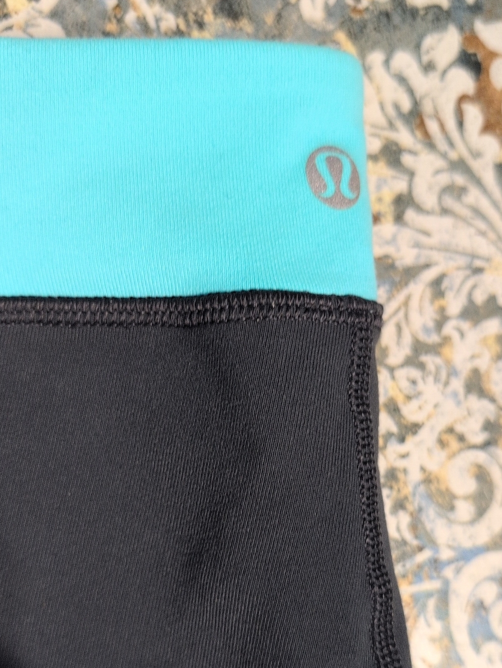 Lululemon Crops - Picture 5 of 5
